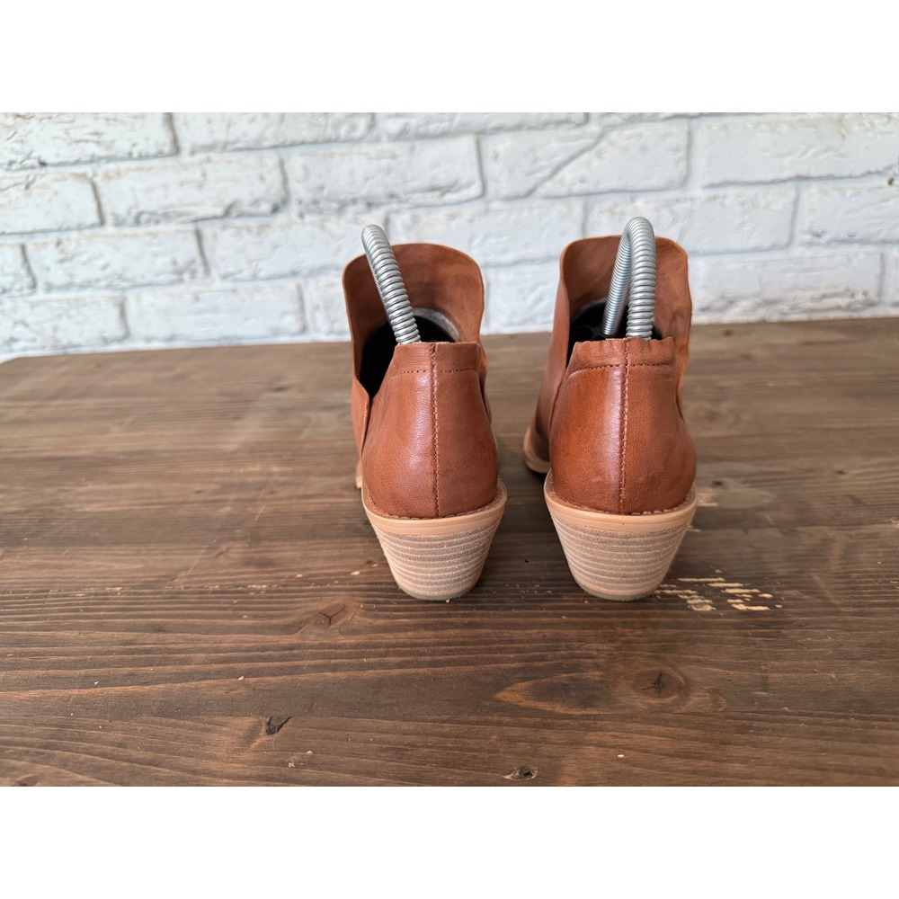 Kelsi Dagger Brown Leather Ankle Boots Size 7.5 Heeled Booties Women's Shoes - Picture 3 of 10